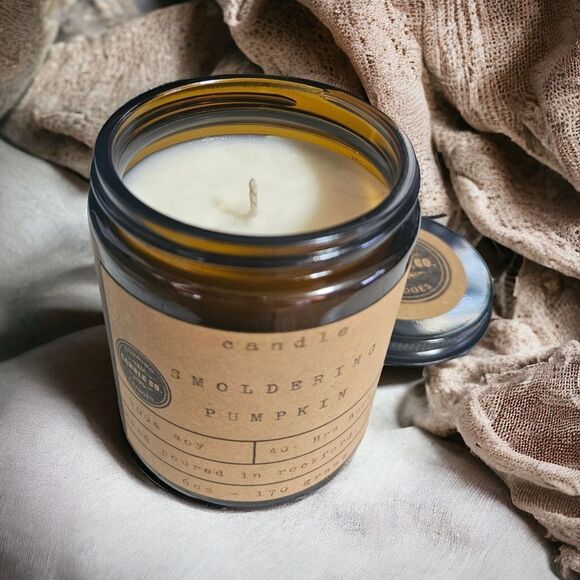 Hand Poured Candle - Smoldering Pumpkin 6oz - Picture 3 of 3